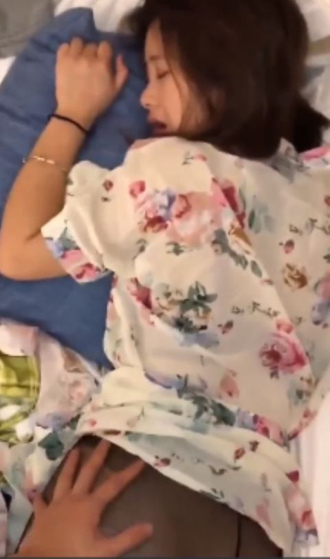 嫂子午睡中被我强插颜射